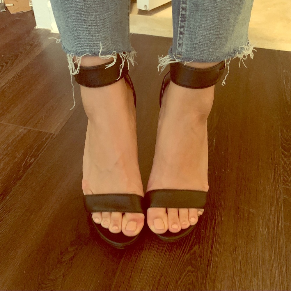 SAKS Fifth Ave Black Label leather strap heels 6.5